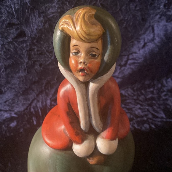 Vintage Atlantic Hand Mold Winter Caroler Figurine - Picture 2 of 5